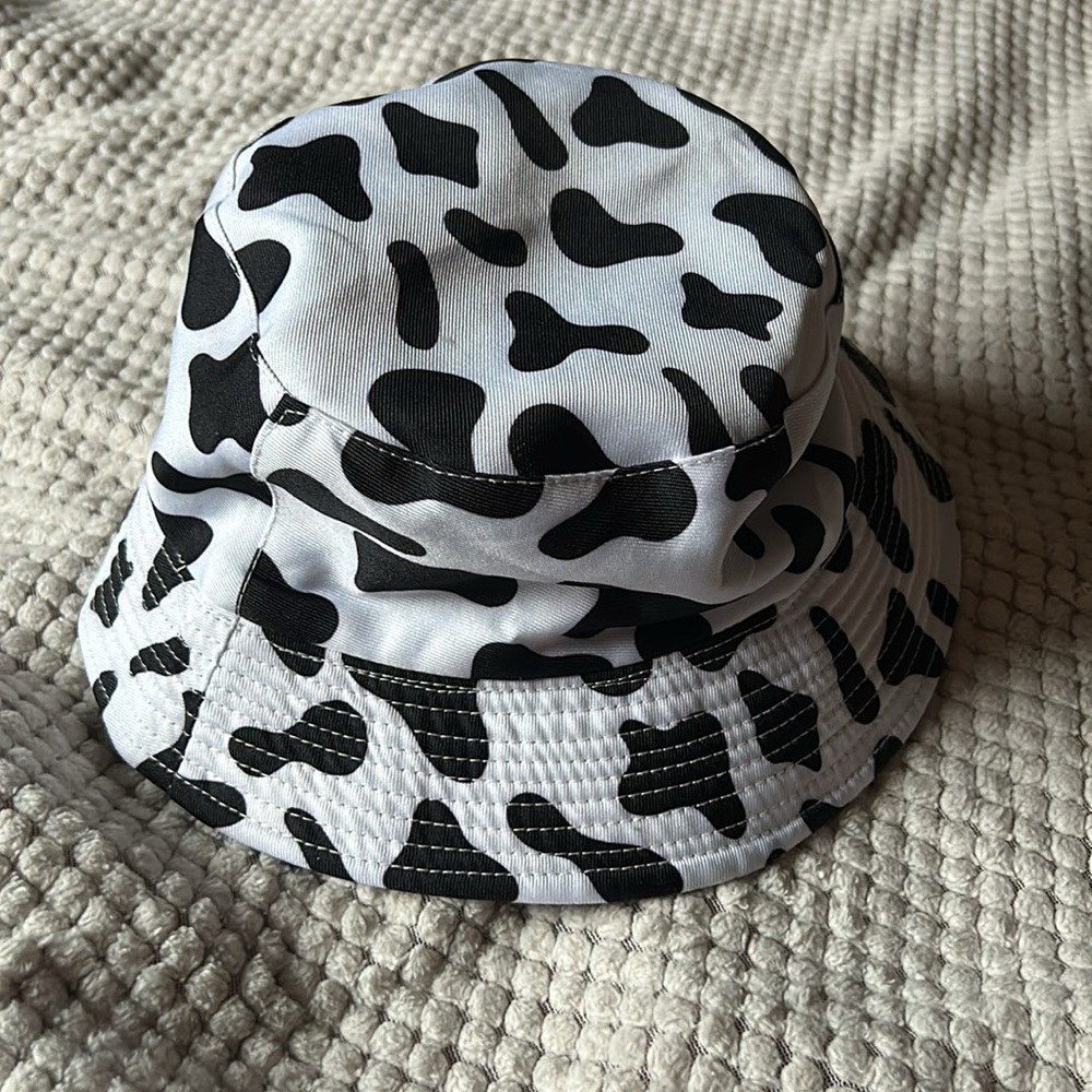 Reversible Bucket Hat - Picture 2 of 3